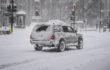 Removing snow from the roof of your car - tips and precautions